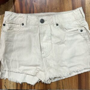 Amuse size 27 button fly cut offs